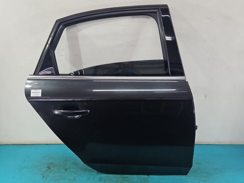 Drzwi tył prawe AUDI A4 B8 sedan 4d czarny lz7l Drzwi tył prawe AUDI A4 B8 sedan 4d czarny lz7l