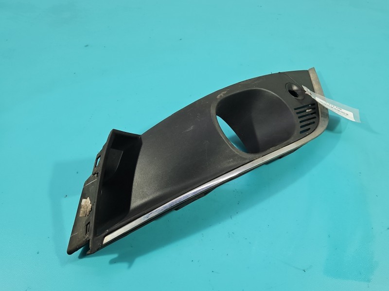 Zaślepka kratka zderzaka prawa atrapa Renault Megane IV 261A27281R