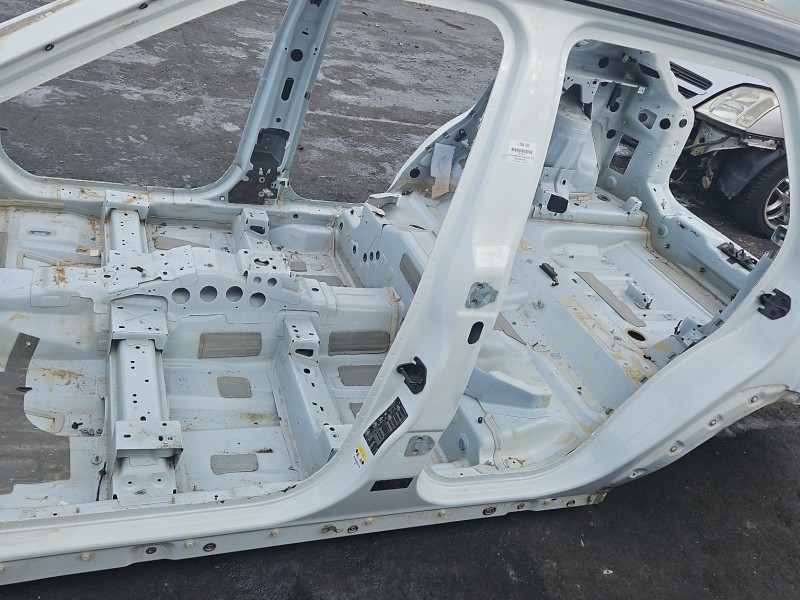 Próg lewy SŁUPEK ŚRODKOWY B Land rover range Evoque I 11-18 HB 5d Fuji White