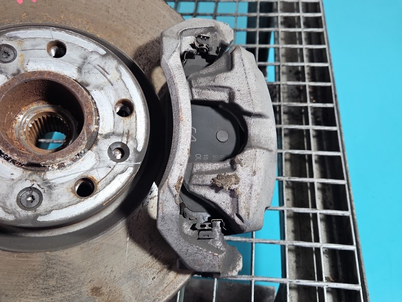 Zacisk przód prawy Peugeot 3008 II 1.5 hdi