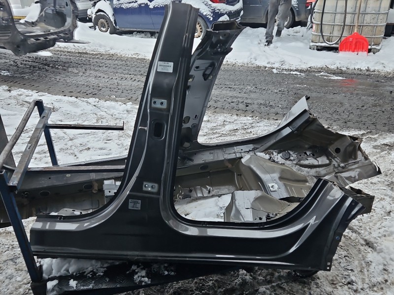 Próg lewy SŁUPEK ŚRODKOWY B Peugeot 2008 II 19- HB 5d szary EVL