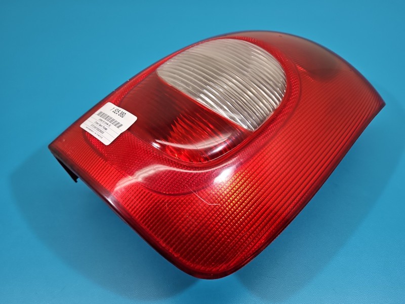 Lampa tył prawa Uszkodzone zaczepy 99-04 Citroen Xsara Picasso HB