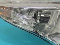 Reflektor prawy lampa przód Renault Megane III EUROPA 260100017R, 030124420200