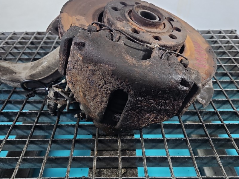 Zacisk przód lewy Audi A4 B6 1.9 tdi