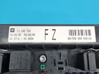 Skrzynka bezpieczników Opel Astra III H 13205783