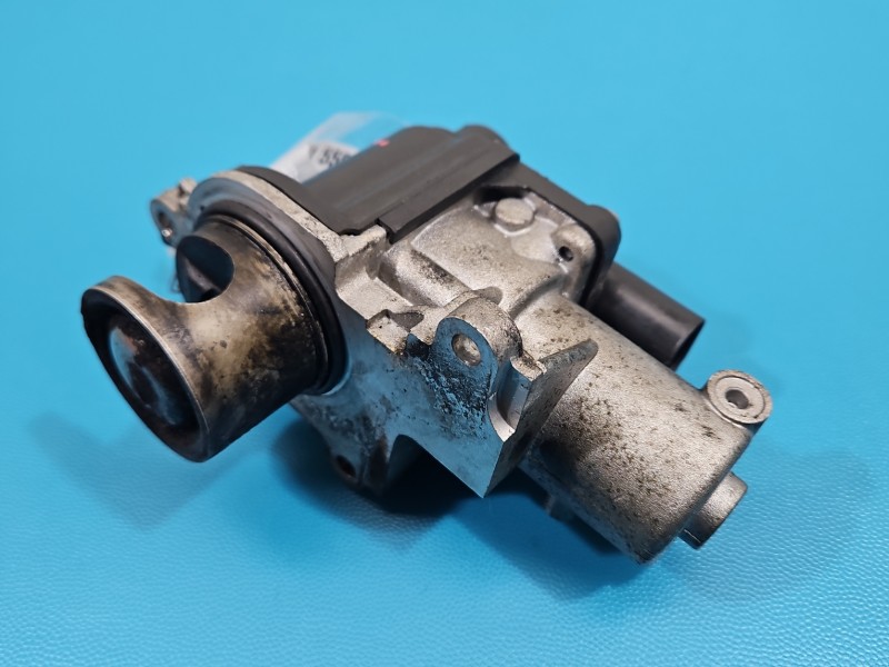Zawór egr AUDI Q7 I 4L 057131501G 4.2 TDI Producent części: Audi, Lewy 5 PIN