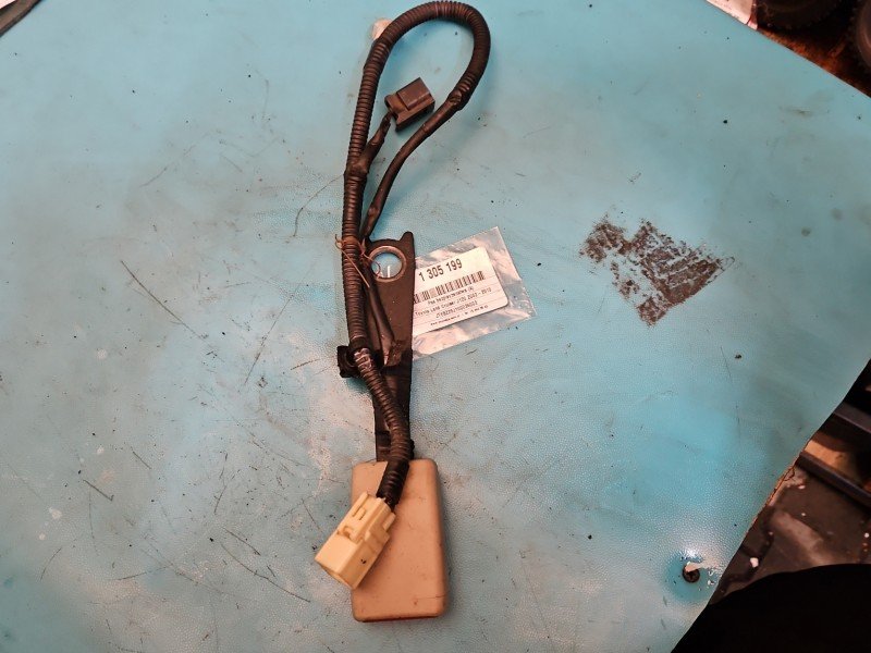 Pas bezpieczeństwa przód lewy kierowcy Toyota Land Cruiser 120 J120 EU