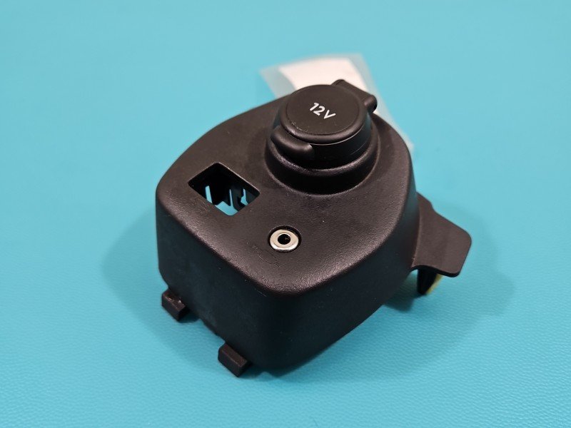 Gniazdo zapalniczki Toyota Aygo II 14-22 55477-0H010 Gniazdo zapalniczki Toyota Aygo II 14-22 55477-0H010