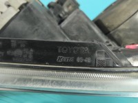 Reflektor prawy lampa przód Toyota Avensis II T25 EUROPA