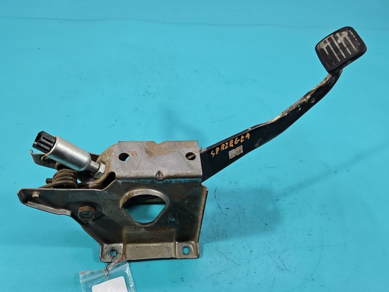 Pedał pedały Isuzu D-Max II 11-19 hamulca sprzęgła