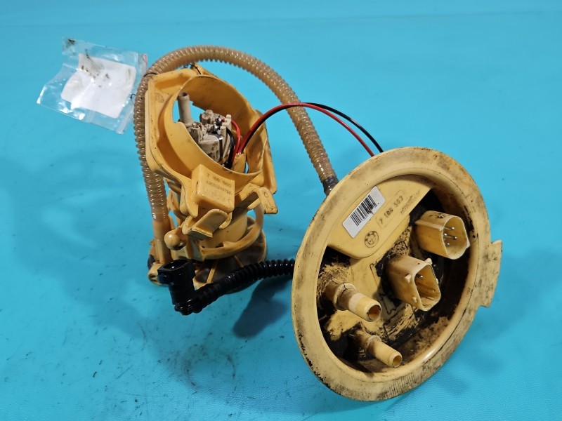 pompka Pompa paliwa BMW F01 3.0d 7188563 Producent części: BMW, 4+4 PIN