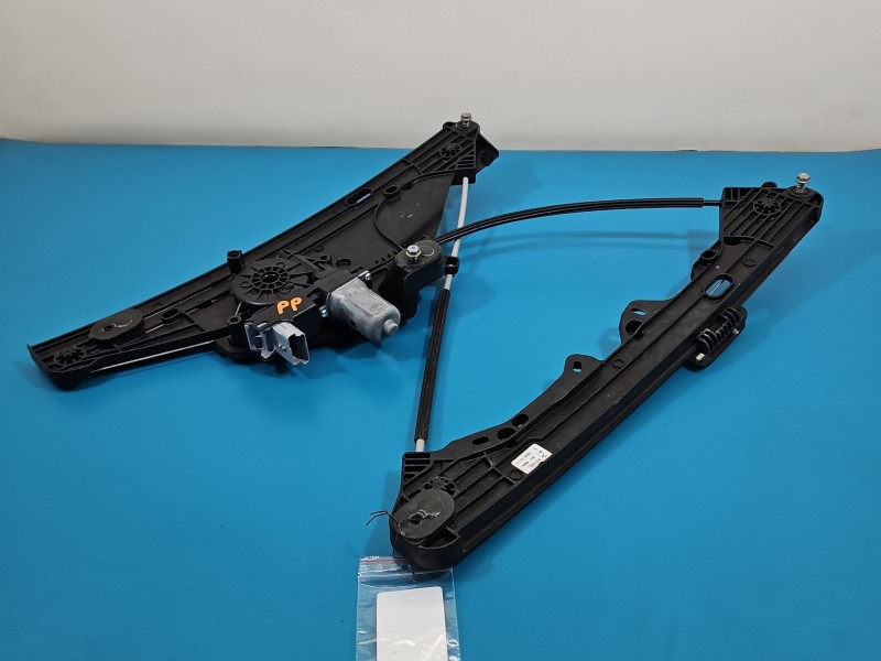 Podnośnik przód prawy SZYBY WINDA Peugeot 2008 II Peugeot, 6 PIN 9828416680, 403124J, 430113G0 5d HB