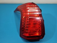 Lampa tył lewa Peugeot, Uszkodzone dwa zaczepy trzymający wkład. Peugeot 5008 HB