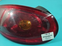 Lampa tył lewa Producent części: FIAT, naderwane mocowanie / Z LISTWĄ ŻARÓWKOWĄ Fiat Bravo II HB