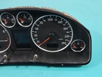 Licznik Audi A6 C5 4B0920933J 2.4 v6 (BDV) EUROPA