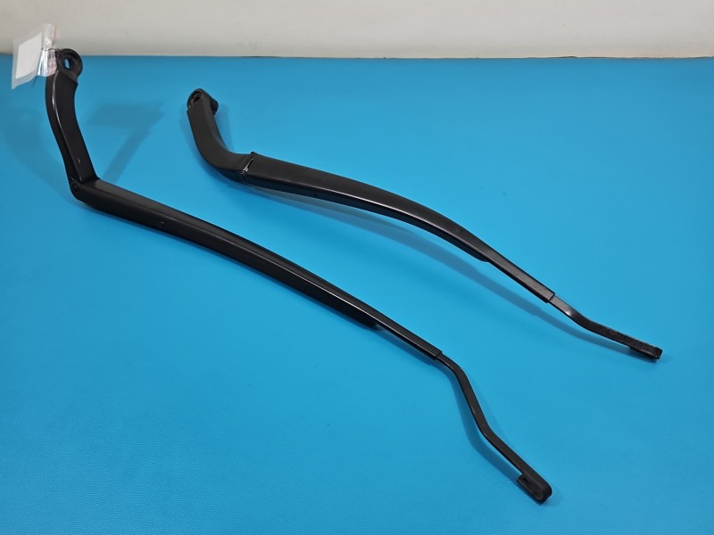 Ramie wycieraczki przód komplet lewe prawe Toyota Rav4 V