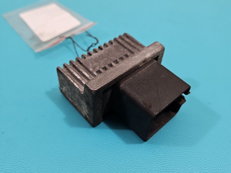 Przekaźnik świec żarowych Opel Movano II 7700115078