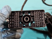 Wiązka instalacja Producent części: OPEL, 39171047, bezpieczników z komory silnika Opel Astra V K 39171047