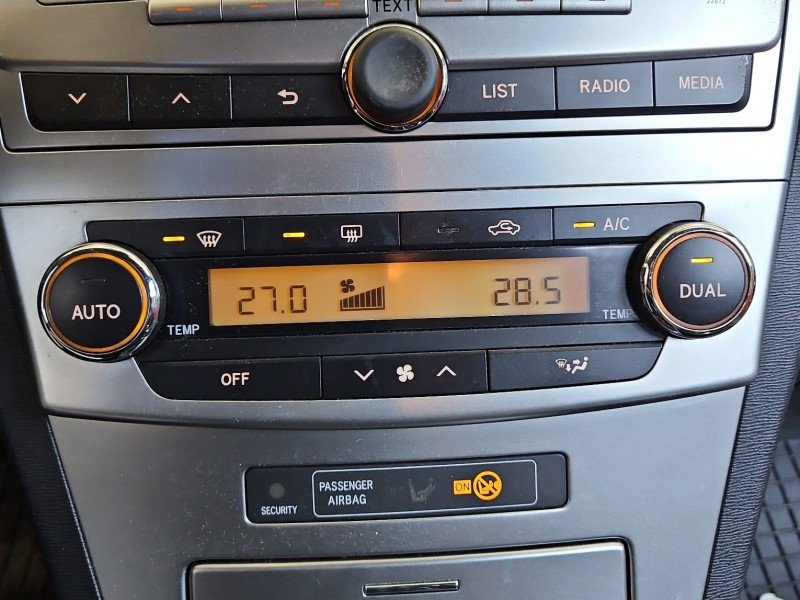 Konsola panel nawiewu Toyota Avensis III T27 55900-05520