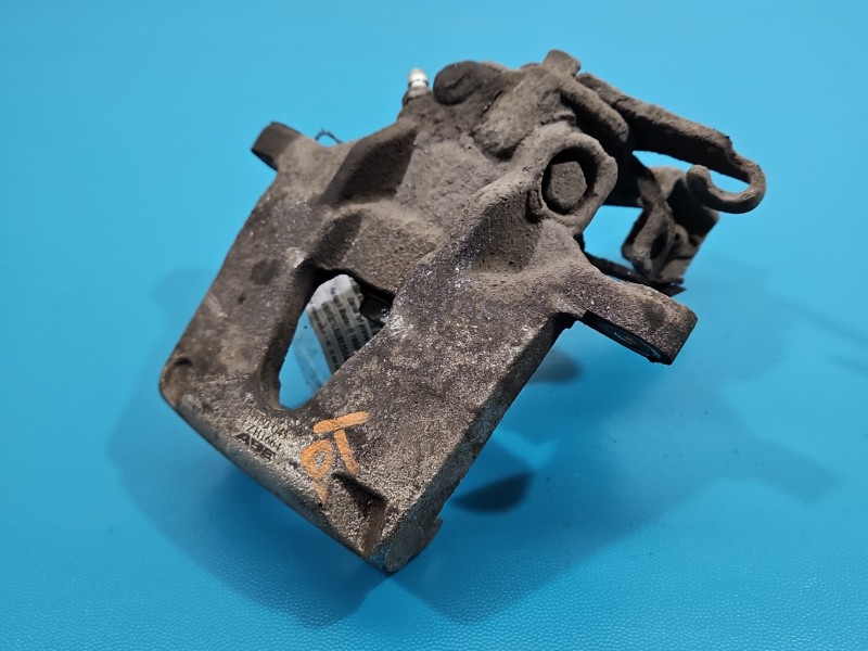 Zacisk tył prawy Renault Master II 2.5 dci HB