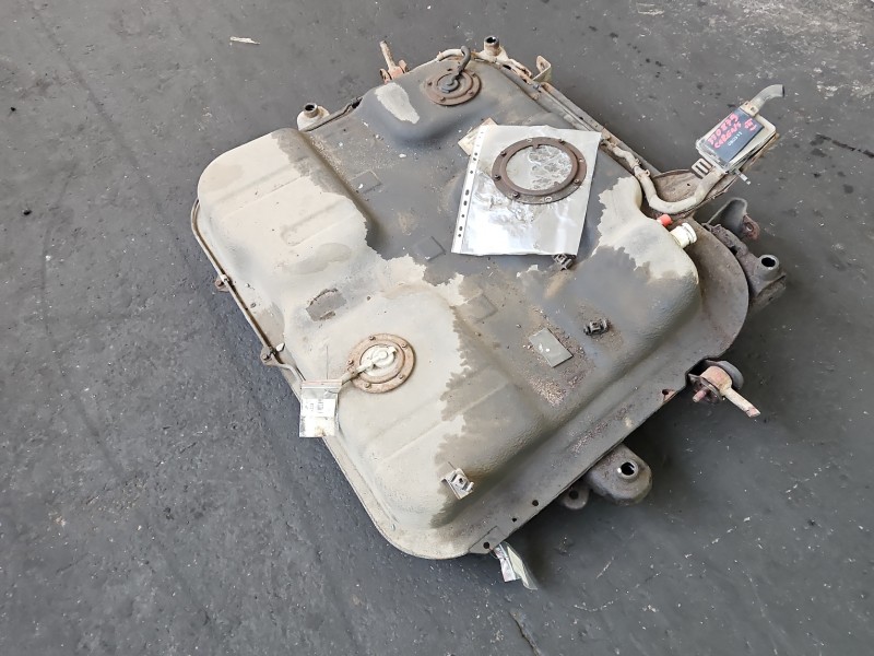 Zbiornik paliwa bak Kia Carens III 06-13 2.0 crdi 31100-1D210