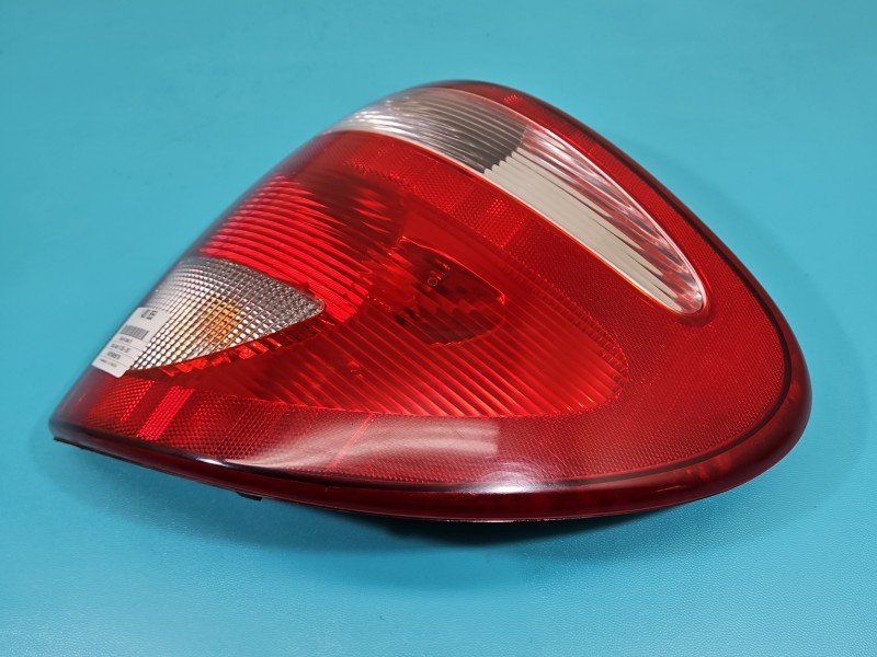 Lampa tył prawa Producent części: Dodge, klejona Dodge Caravan IV 00-07 HB EUROPA