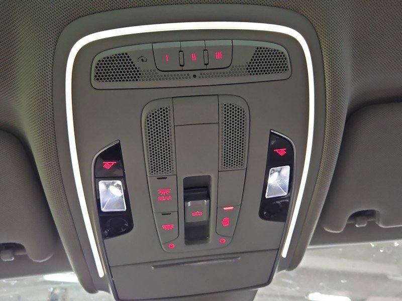 Lampa kabiny lampka AUDI A8 D4 4H 4H0951177 Lampa kabiny lampka AUDI A8 D4 4H 4H0951177
