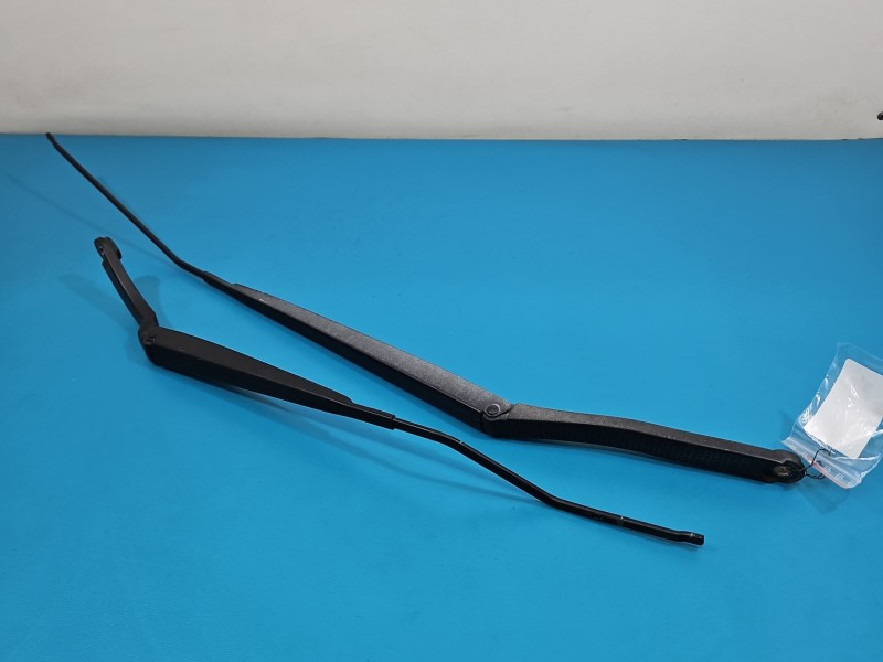 Ramie wycieraczki przód komplet lewe prawe Renault Clio IV 12-20 288861373R, 288818098R