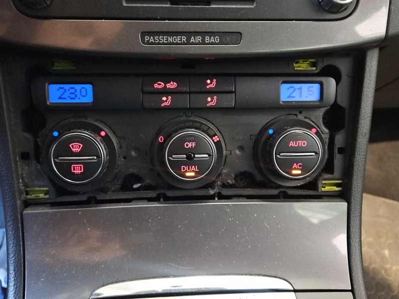 Konsola panel nawiewu Vw Passat B6 3C0907044CR