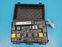 Skrzynka bezpieczników Opel Zafira B 13206748