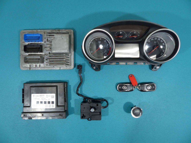 Komputer Sterownik silnika Opel Astra V K 1.6 TB 12686384