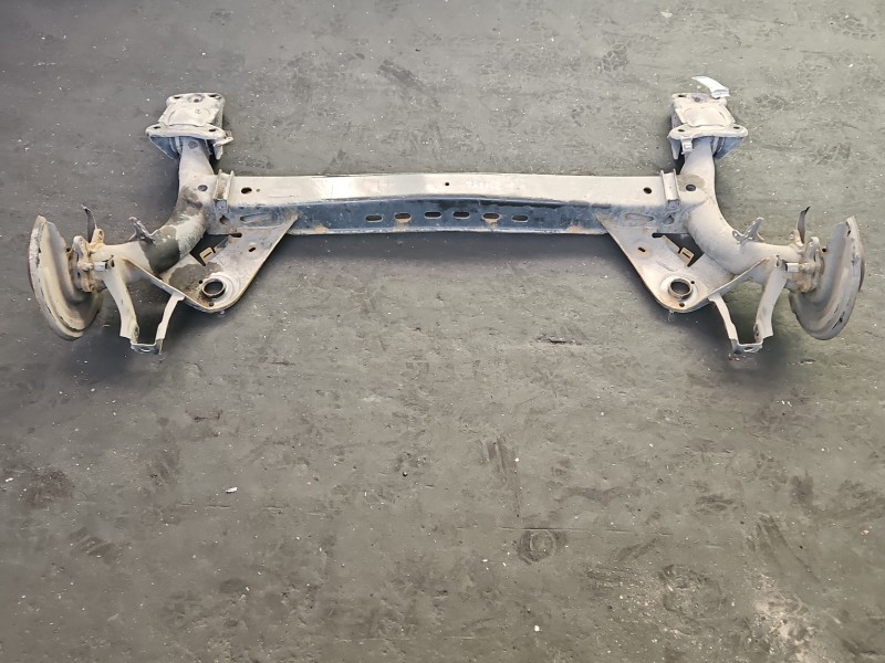 Tylna belka oś tył Skoda Octavia IV 2.0 TDI