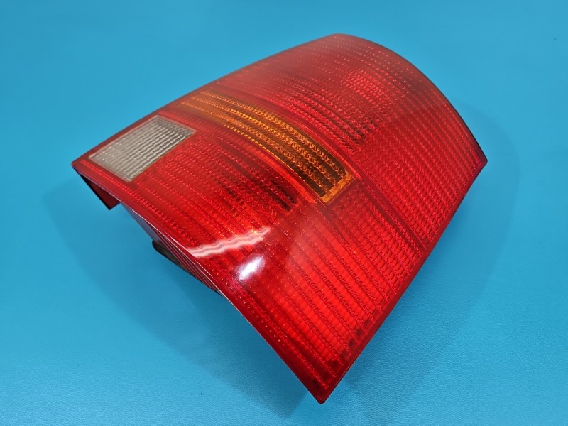 Lampa tył prawa Vw Bora kombi EUROPA