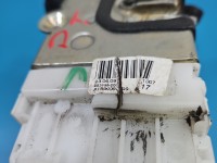 Zamek tył prawy Mercedes W245 4PIN naciętą obudowa. Uszkodzona zapięcie wtyczki 1697302235