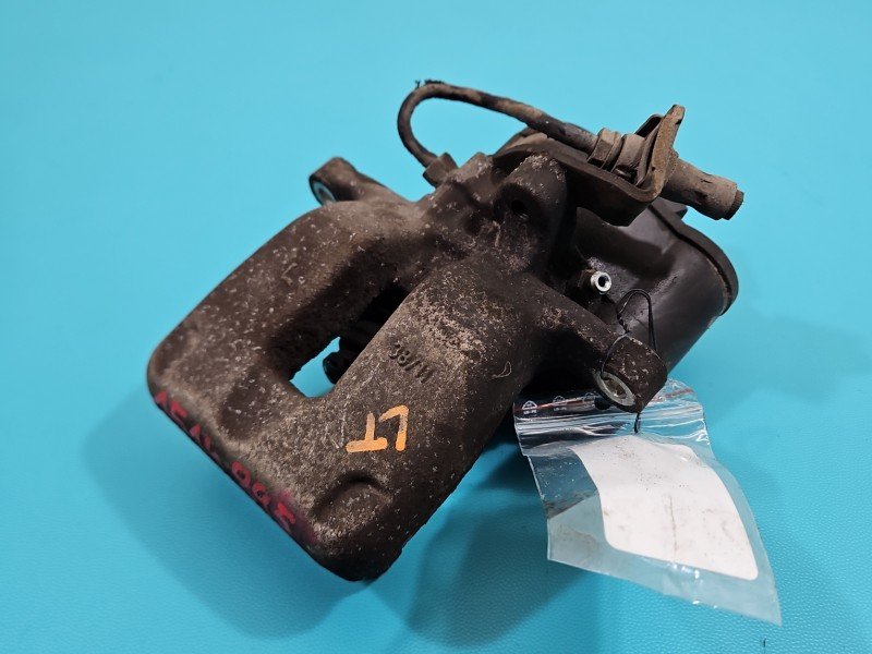 Zacisk tył prawy Vw Passat CC 2.0 TDI sedan