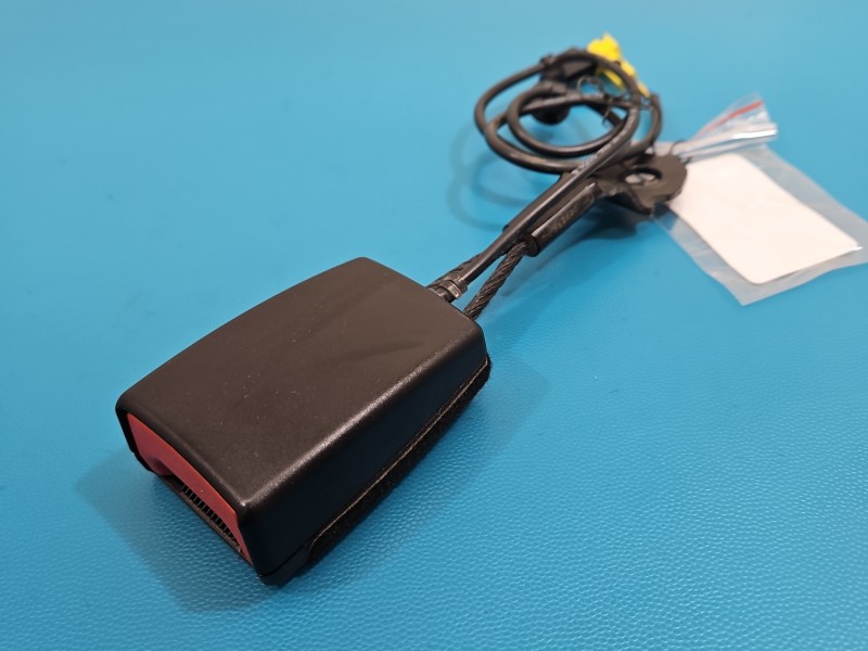 Pas bezpieczeństwa przód lewy kierowcy A2138600169 Mercedes W213 EU