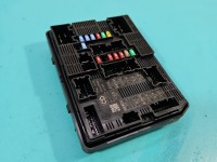 Skrzynka bezpieczników Renault Trafic III 284B79704R, R64600R8DB