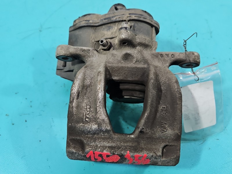 Zacisk tył prawy Audi A4 B9 2.0 TFSI sedan