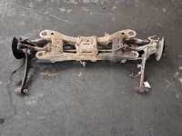 Tylna belka oś tył Toyota Avensis III T27 2.0 16v