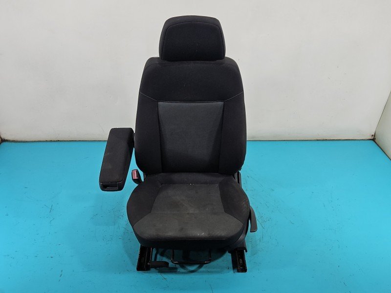 Fotel lewy przód kierowcy Opel Astra III H EU Fotel lewy przód kierowcy Opel Astra III H EU