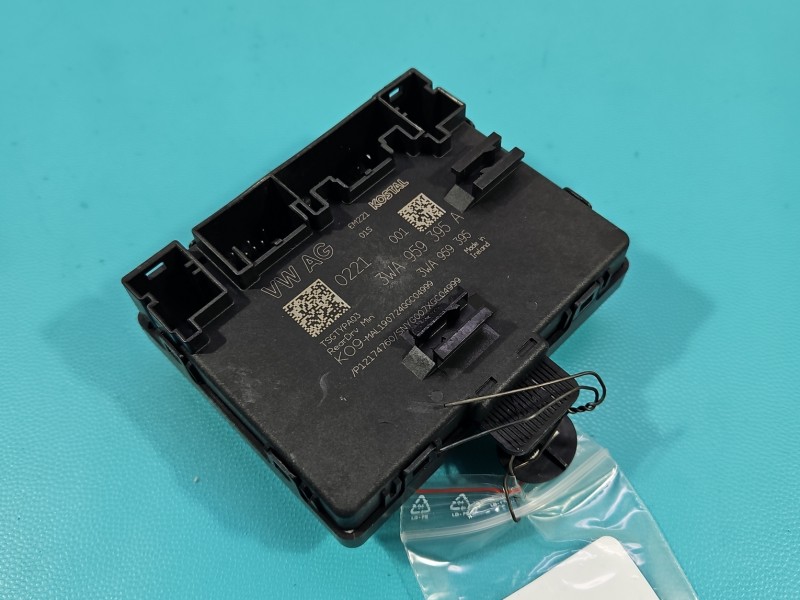 Sterownik moduł DRZWI TYŁ Skoda Superb IV 3WA959395A