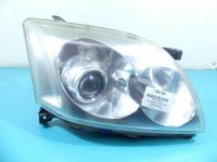 Reflektor prawy lampa przód Toyota Avensis II T25 EUROPA