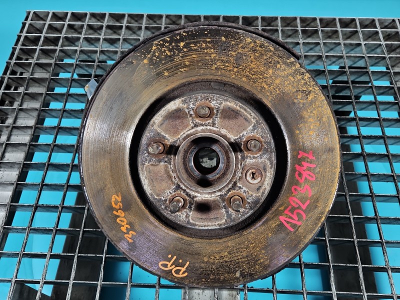 Zwrotnica prawa piasta przód 1.6 T3 (B4164) Volvo V40 II 12-