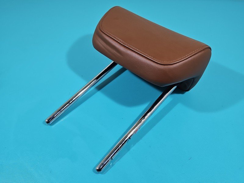 Zagłówek fotela AUDI Q5 08-