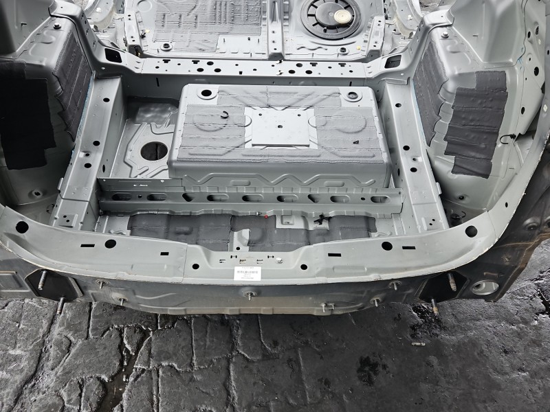 Pas tylny podłoga wanna bagażnika BMW iX1U11 HB