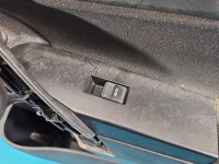 Tapicerka drzwi przód prawa boczek Toyota Auris II 67777-02300