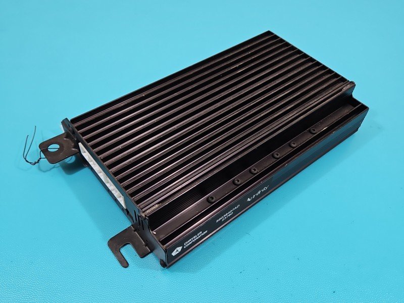 Wzmacniacz Jeep Grand Cherokee II WJ Wzmacniacz Jeep Grand Cherokee II WJ