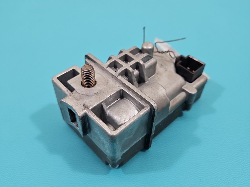 Blokada kierownicy Jeep Grand Cherokee IV WK2 05026788AC Blokada kierownicy Jeep Grand Cherokee IV WK2 05026788AC