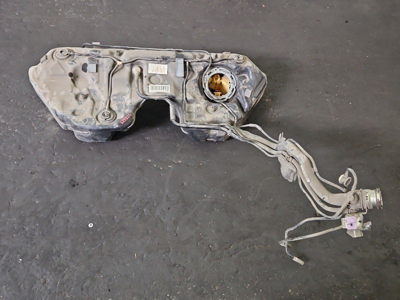 Zbiornik paliwa bak Mercedes W205 2.0 16V Zbiornik paliwa bak Mercedes W205 2.0 16V