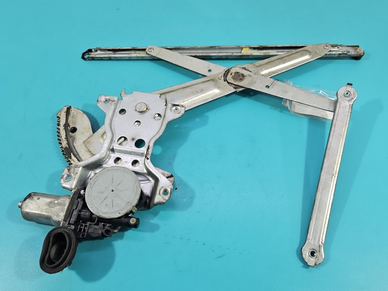 Podnośnik przód prawy SZYBY WINDA Suzuki Swift Mk6 Suzuki, 6-PIN 83430-63J00 3d HB